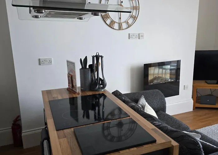 Beautiful Seafront 1 Bedroomed Apartment